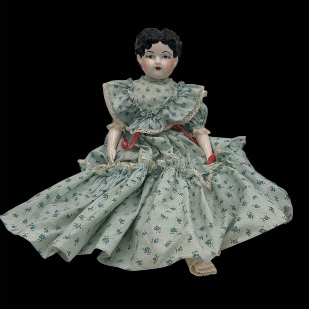 Antique German Porcelain Doll with Floral Dress -21.5” - Picture 4 of 10